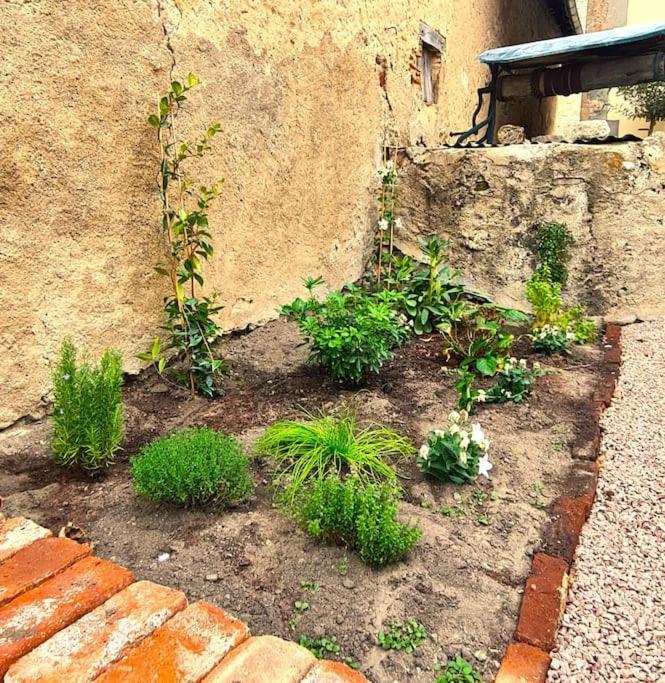 Besson Gite L'Annexe Du Prieure מראה חיצוני תמונה